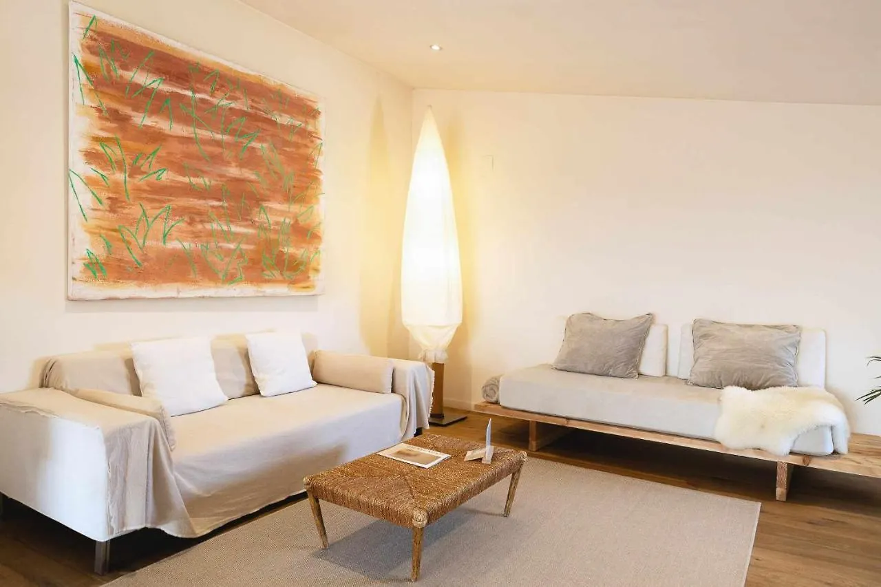 Cal Ouaire House Lohodihomes location